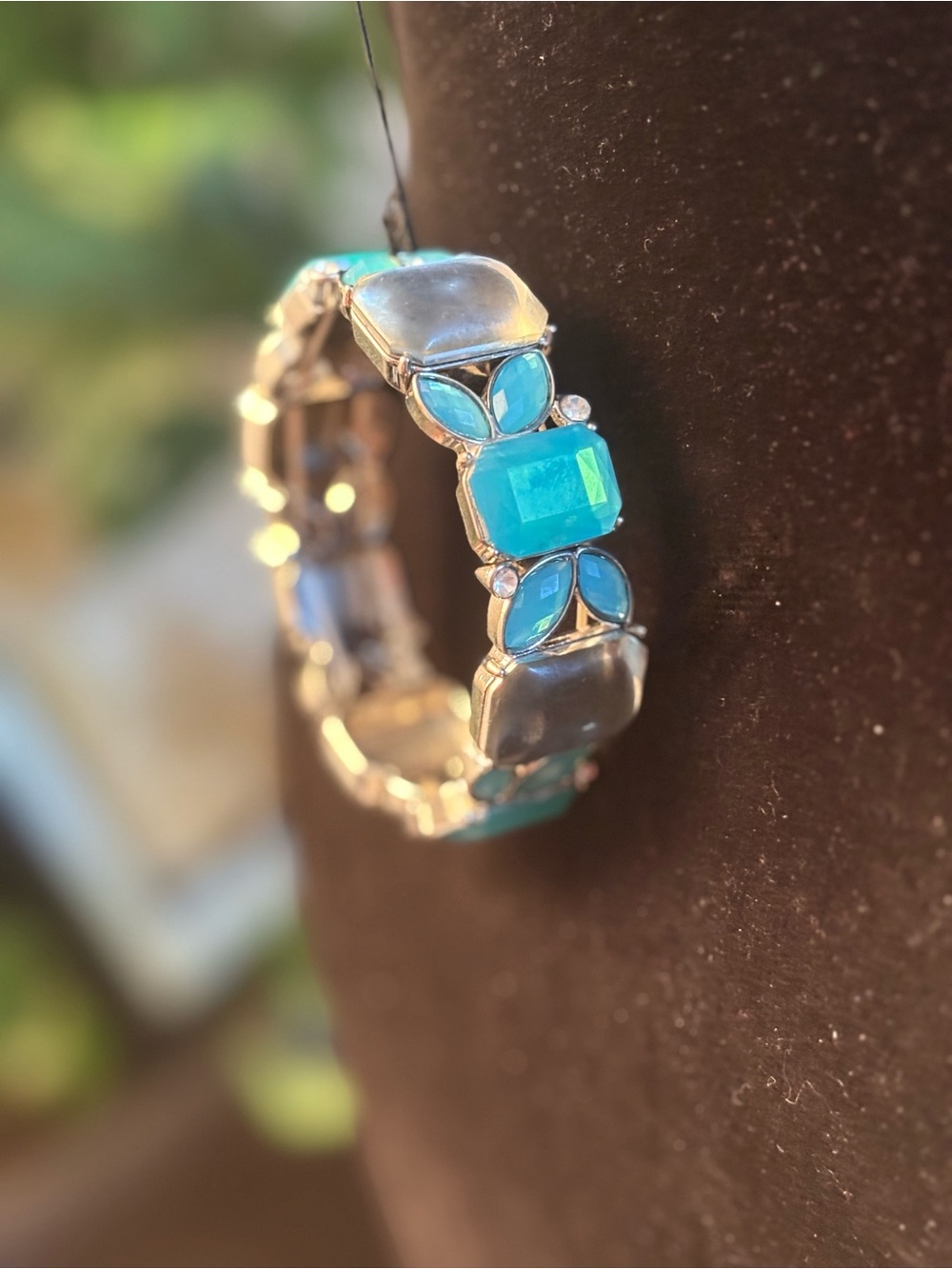 Turquoise Glass Stretch Bracelet with Silver-Tone Settings